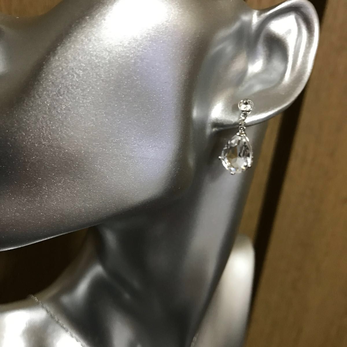 SWAROVSKI・スワロフスキー・正規品・ネックレスピアス・購入証明書・専用箱・刻印・Shop袋　　　　　石抜け無し・未使用