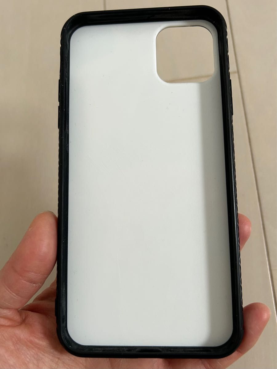 iPhone11Pro Max 強化ガラス仕上げスマホケース　オランダカイウ 