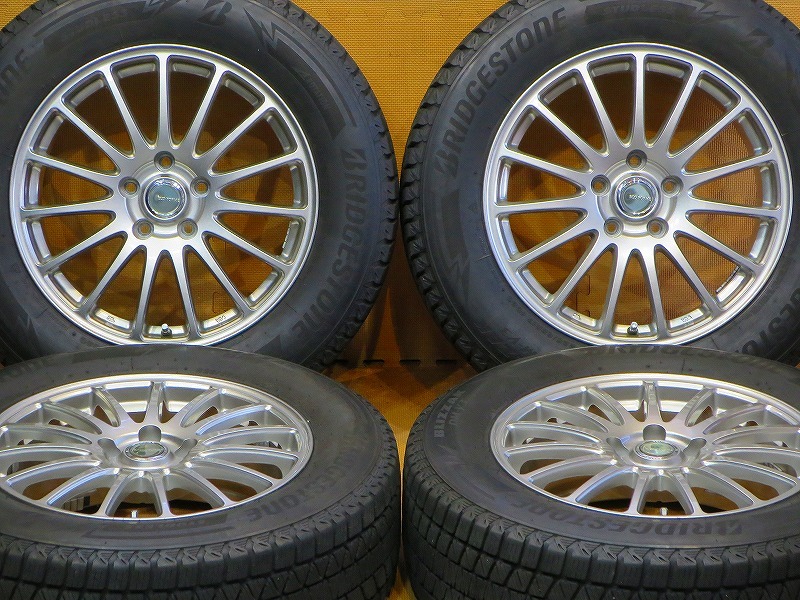 超美品 溝あり【19年製ブリヂストン ブリザック DM-V3 225/65R17】17インチ 7J+45 PCD114.3-5H CX-5 CX-8 エクストレイル アウトバック_画像1