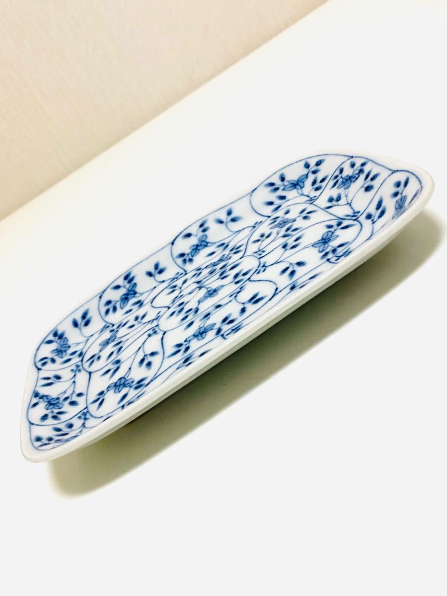 たち吉 花柄 角皿2枚 丸皿2枚 和食器 取り皿 小皿4枚セット たち吉 花柄 角皿2枚 丸皿2枚 和食器 取り皿 小皿4枚セット