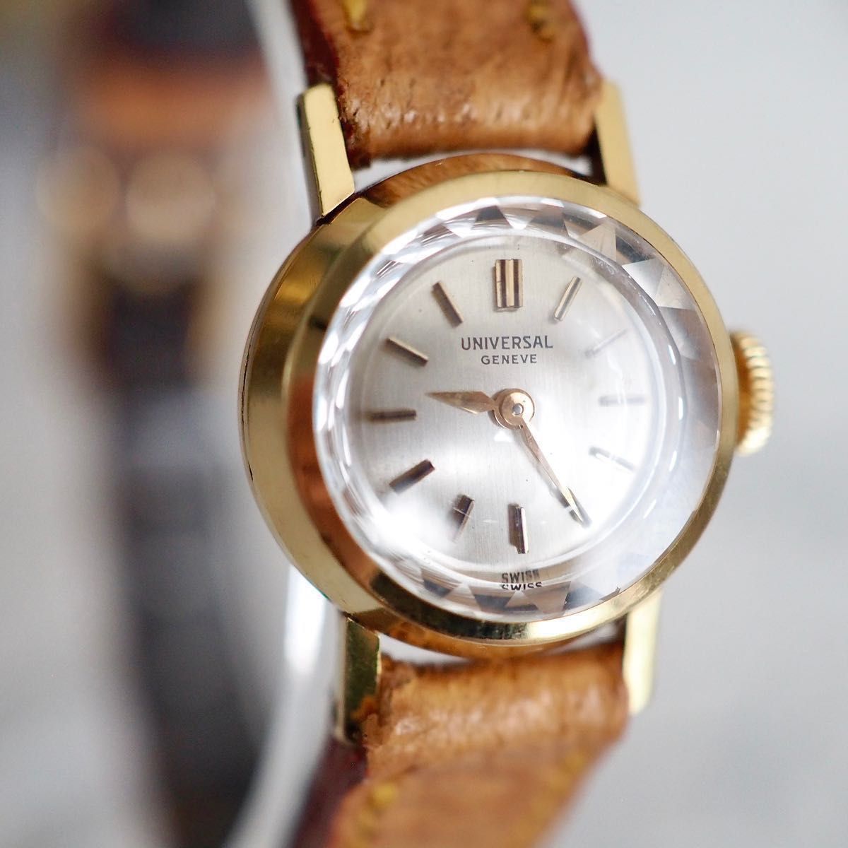 美品☆ UNIVERSAL GENEVE ユニバーサルジュネーブ 18金無垢 カット