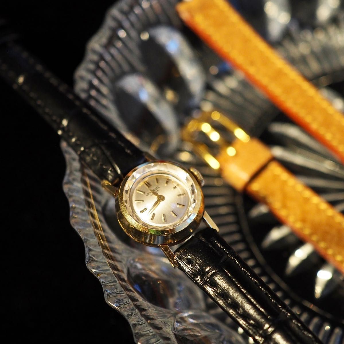 美品☆ UNIVERSAL GENEVE ユニバーサルジュネーブ 18金無垢 カット