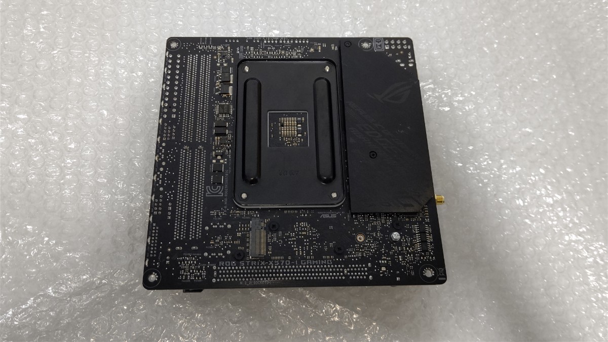 美品 ASUS ROG STRIX X570-I GAMING 最新BIOS更新済み mini-ITX