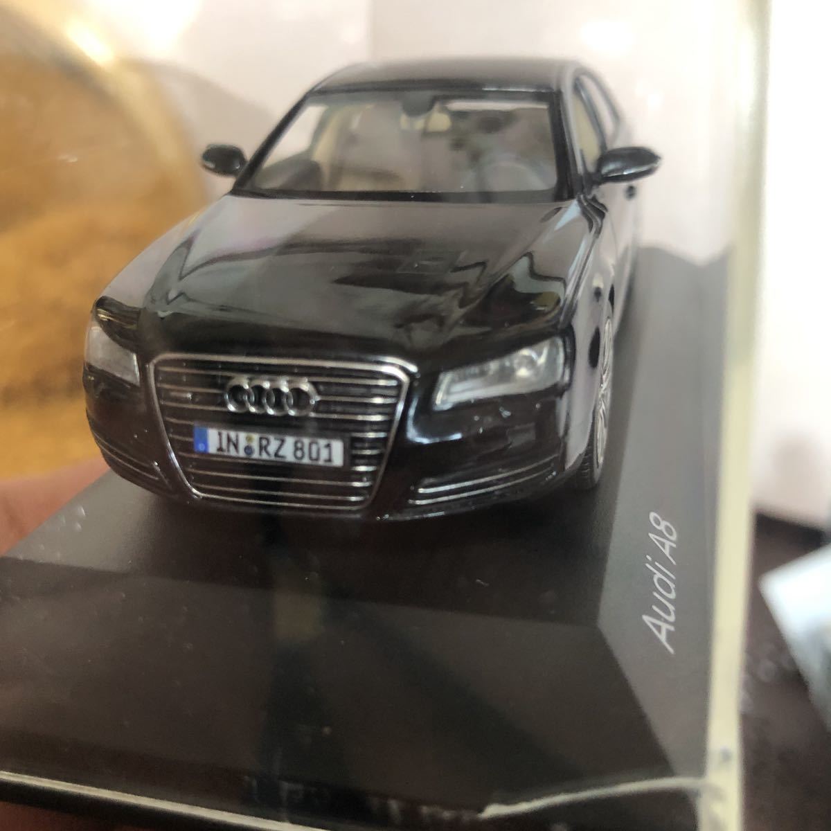 330 AUDI 特注 純正 カラーサンプル ディーラーモデル　アウディ　A8 ファントムブラック　黒　1/43 ミニカー 模型 完成品 セダン_画像5