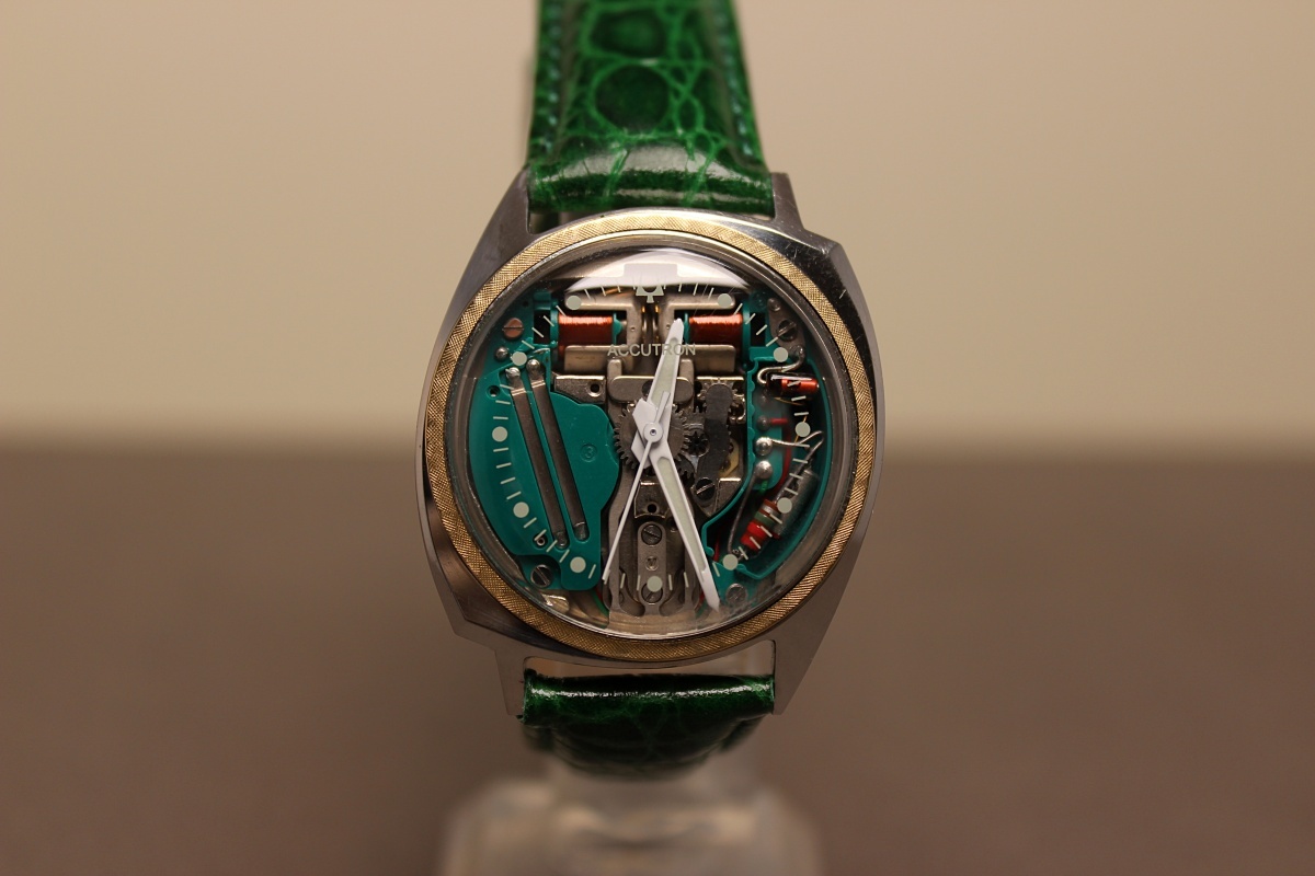 *BULOVA ACCUTRON SPACEVIEW M5 10K GOLD BEZEL 1965 год звук . часы Broba akyuto long Space вид *