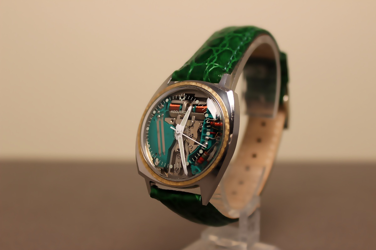 *BULOVA ACCUTRON SPACEVIEW M5 10K GOLD BEZEL 1965 год звук . часы Broba akyuto long Space вид *