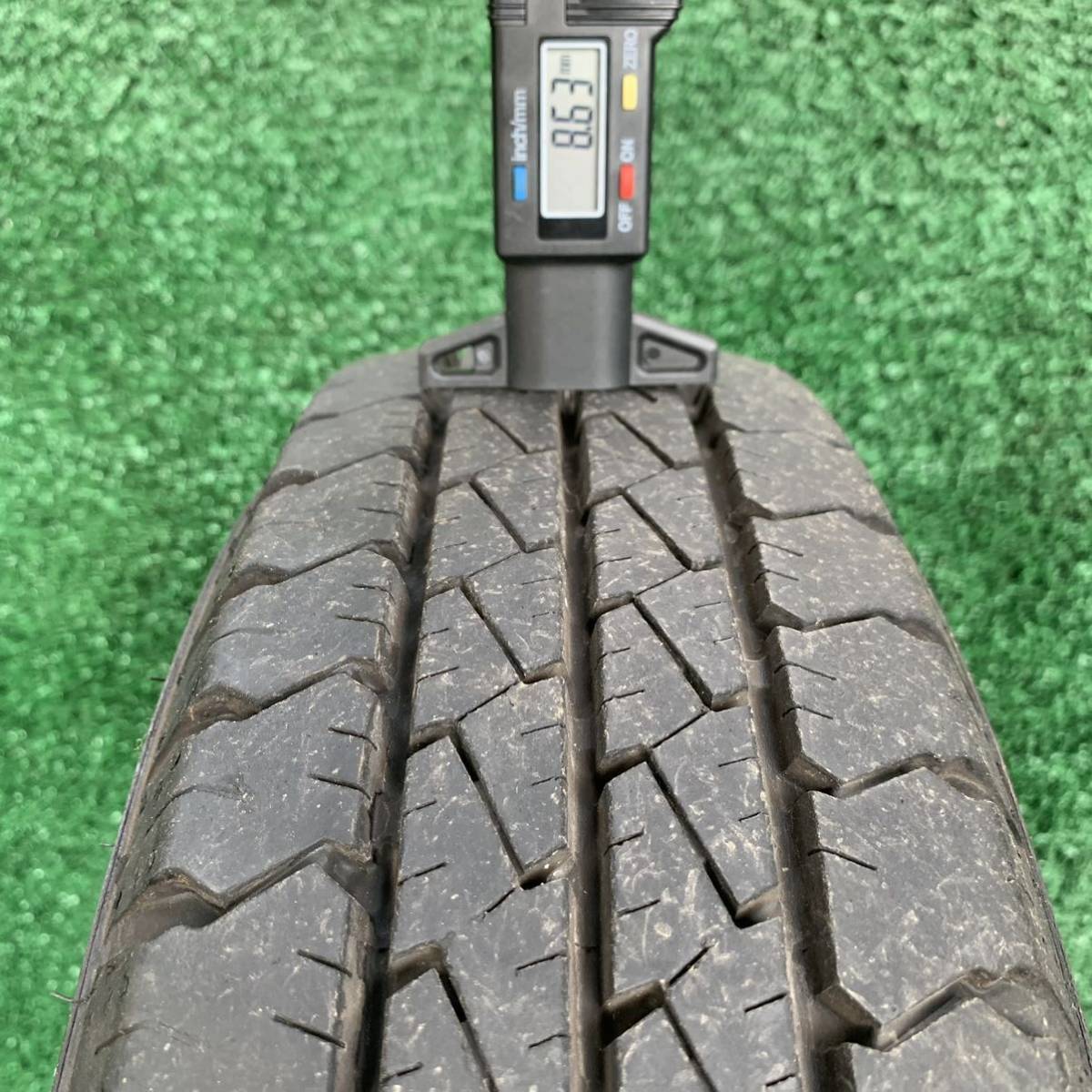 MB393-305 バリ山　145/80R12 LT 80/78N グッドイヤー サマータイヤ　【1本のみ】_画像2