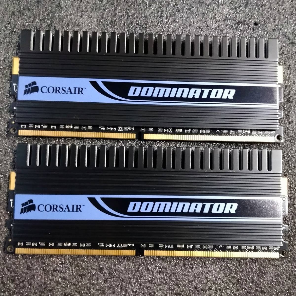 【中古】DDR2メモリ 4GB(2GB2枚組) Corsair DOMINATOR CM2X2048-8500CSD [DDR2-1066 PC2-8500]_画像1