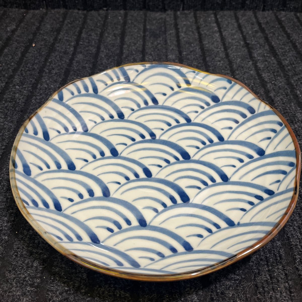 波佐見焼西海陶器　青海波 8寸菊型丸皿