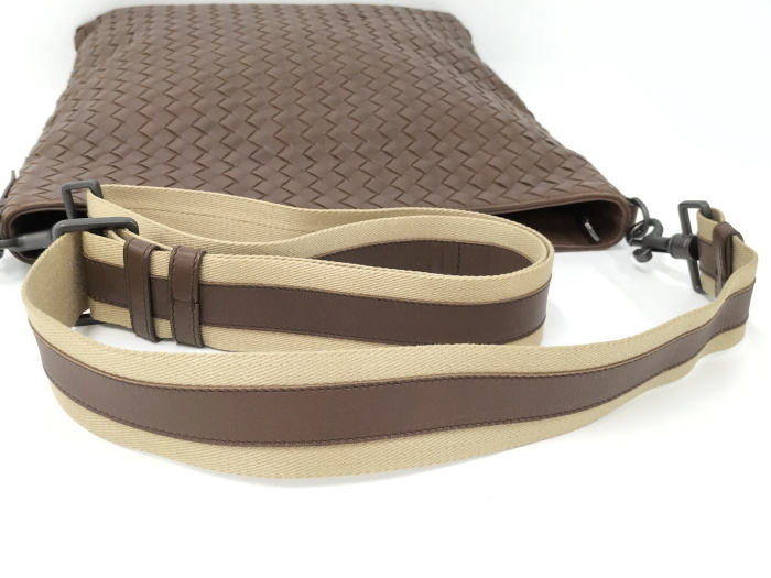 BOTTEGA VENETA ショルダーバッグ イントレチャートレザー ブラウン