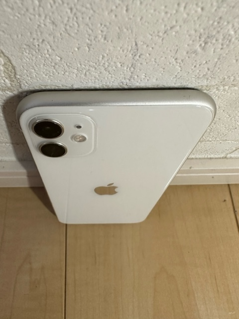 Apple☆iPhone 11☆ホワイト 64GB☆本体のみ SIMロックなし 美品