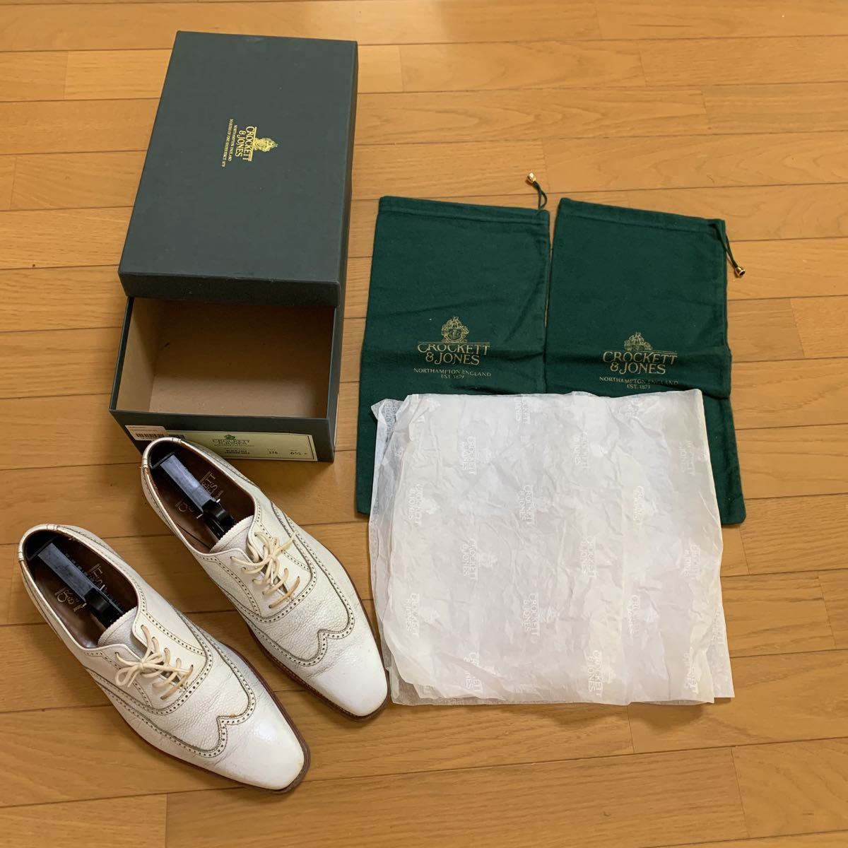 クロケット&ジョーンズ 純正箱・純正袋 CROCKETT＆JONES 8１/２　E ホワイト　白　美品_画像1