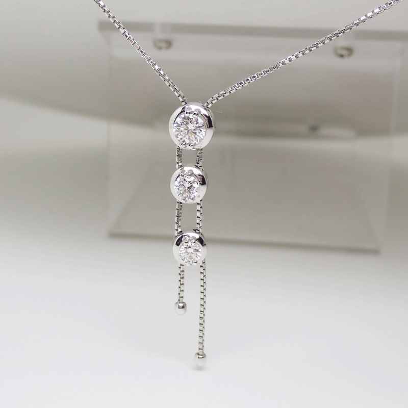 TASAKI 田崎真珠　K18WG　ホワイトゴールド 上質ダイヤモンド ネックレス 0.56ct (3石計）トリロジー 新品同様　美品　送料無料！！_画像1