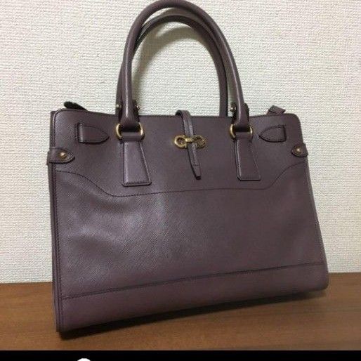 売れ筋格安 【美品】フェラガモ Ferragamo ハンドバッグ 紫 パープル