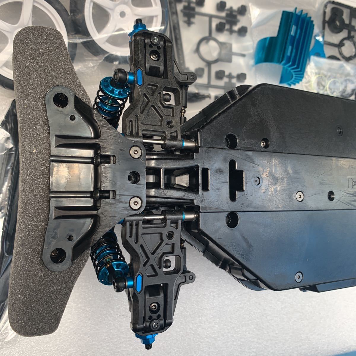 タミヤ TT-02 SRX オプション多数 シャーシ TAMIYA 1/10 完成品 タミヤ TT-02 SRX オプション多数 シャーシ TAMIYA 1/10 完成品