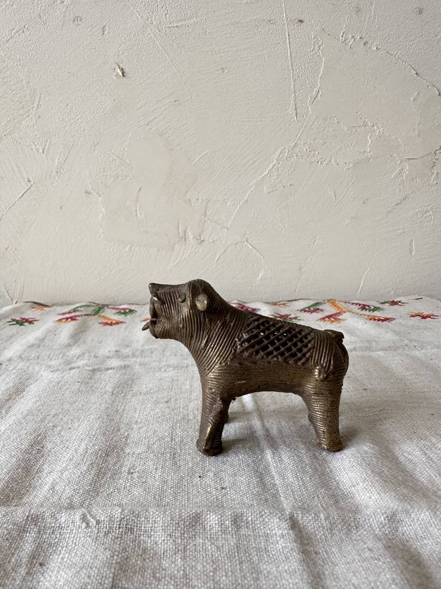インド　ヴィンテージ　動物　オブジェ　置物　真鍮　ハンドメイド　アート　犬　インテリア　アンティーク　_画像1