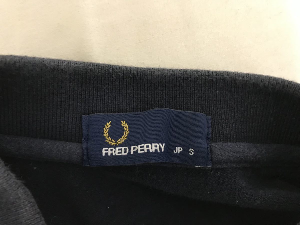 本物フレッドペリーFREDPERRYコットンロゴ刺繍半袖ポロシャツメンズアメカジサーフミリタリービジネススーツS紺ネイビー日本製