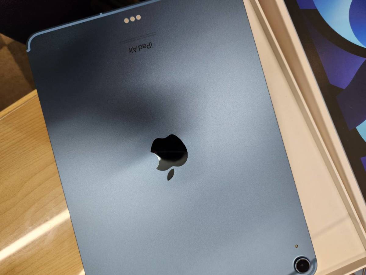 セール正規品 新品同様 SIMフリー iPad mini 4 Cellular 16GB シルバー