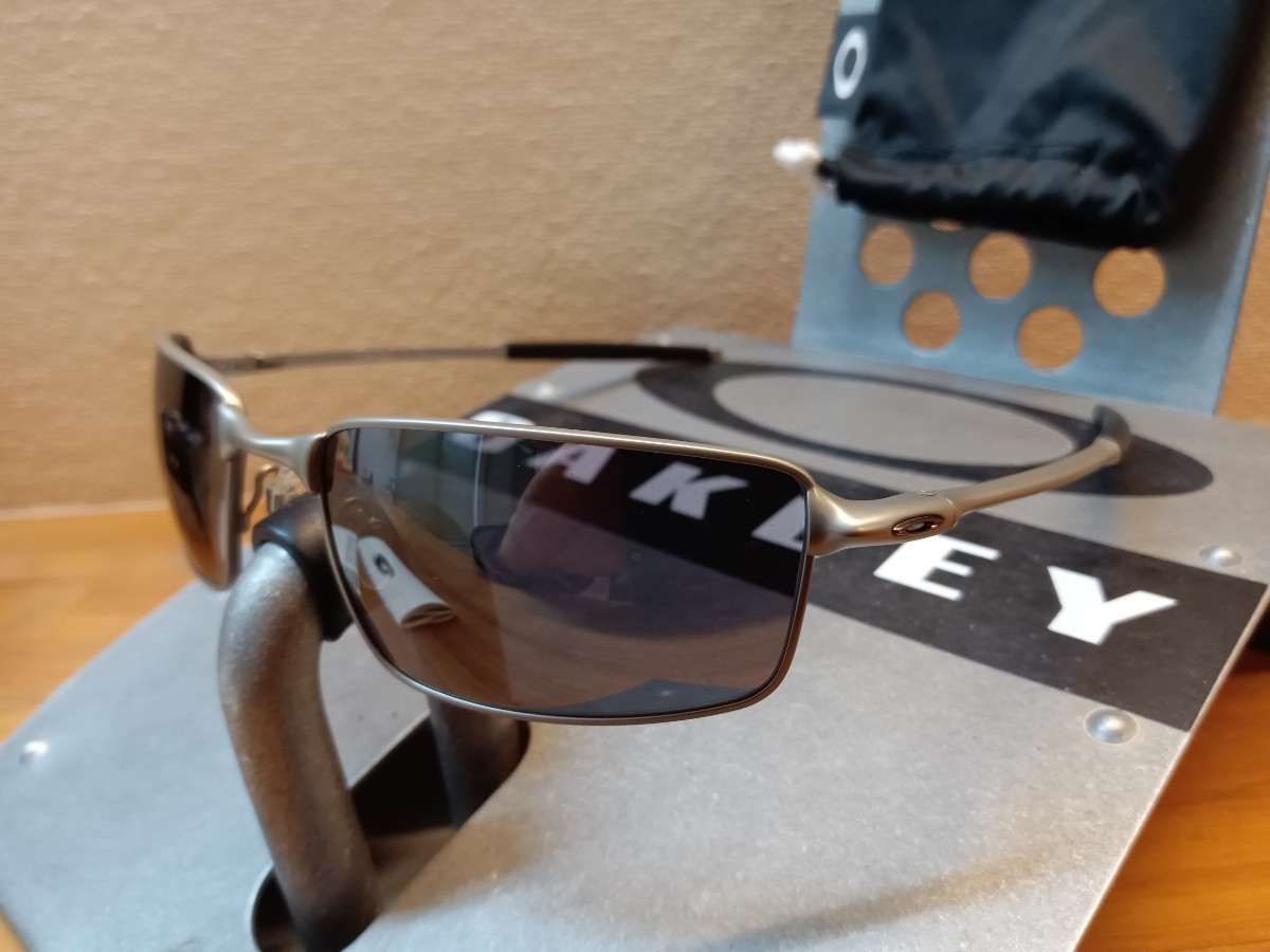 未使用 WIRE系 】箱つき/SQUARE-WIRE/オークリー/oakley 未使用 WIRE系 】箱つき/SQUARE-WIRE/オークリー/oakley