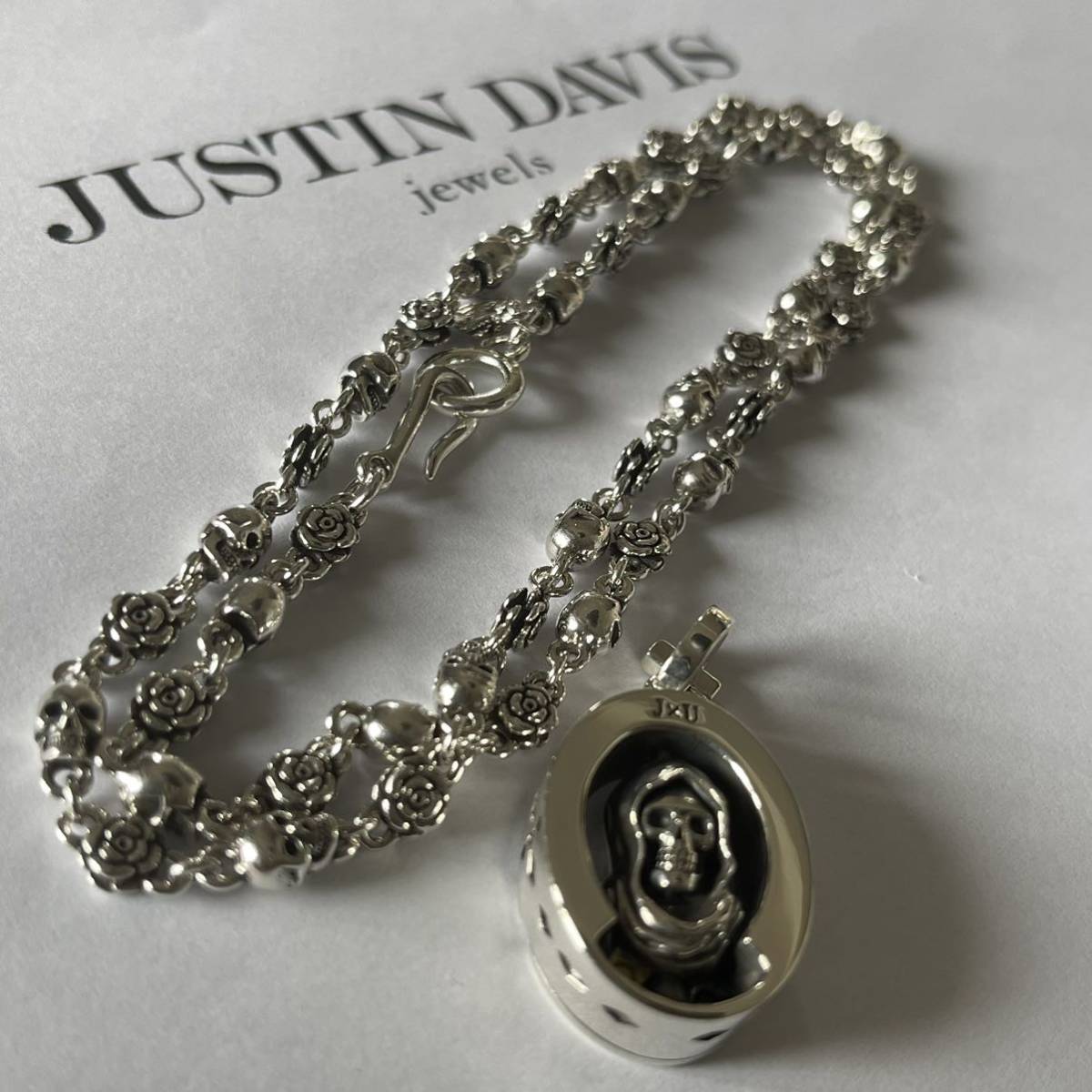 新品◆JUSTIN DAVIS◆死神&マリアネックレスセット◆CRYPT PENDANT+ROSE DIVINE CHAIN◆50cm◆定価124,300円◆SPJ592,SNJ212◆_画像2