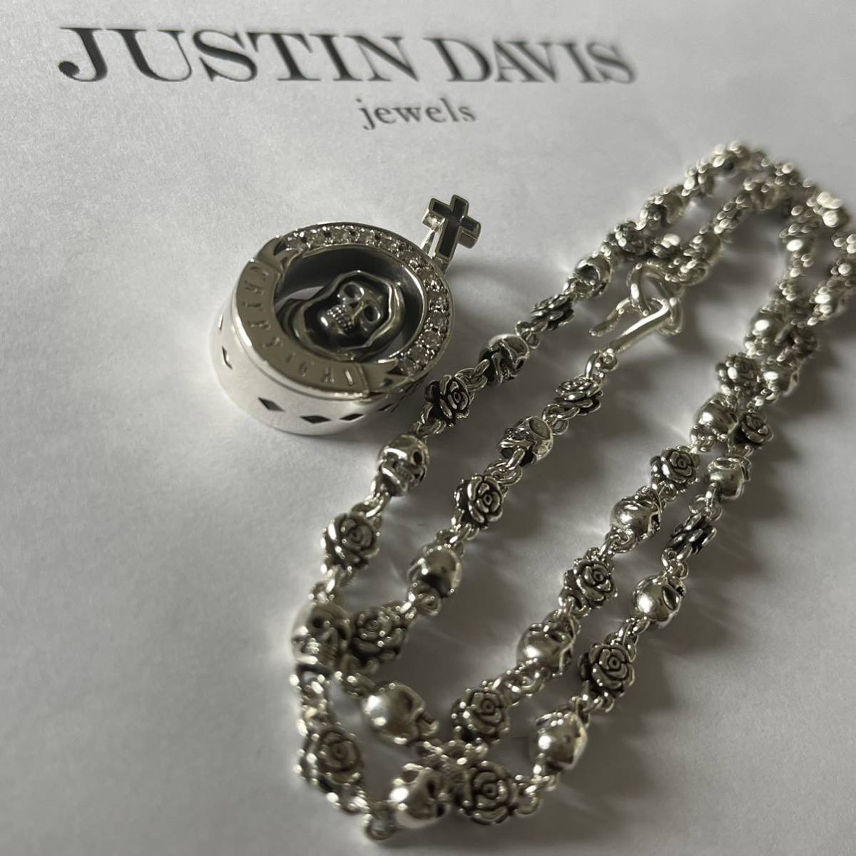 新品◆JUSTIN DAVIS◆死神&マリアネックレスセット◆CRYPT PENDANT+ROSE DIVINE CHAIN◆50cm◆定価124,300円◆SPJ592,SNJ212◆_画像3