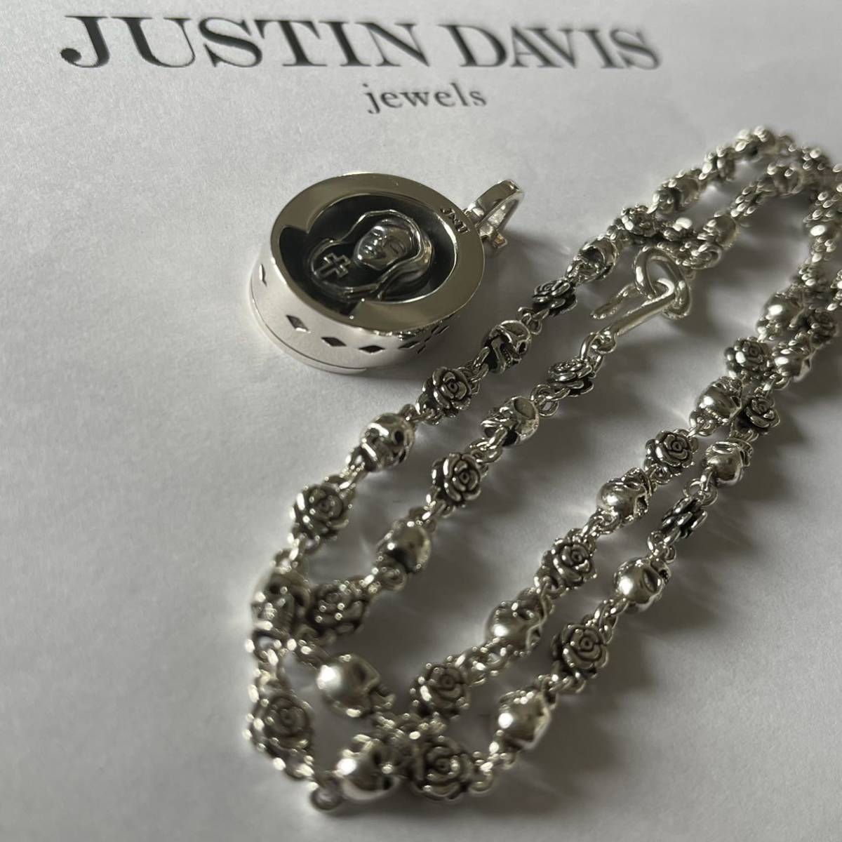 新品◆JUSTIN DAVIS◆死神&マリアネックレスセット◆CRYPT PENDANT+ROSE DIVINE CHAIN◆50cm◆定価124,300円◆SPJ592,SNJ212◆_画像4