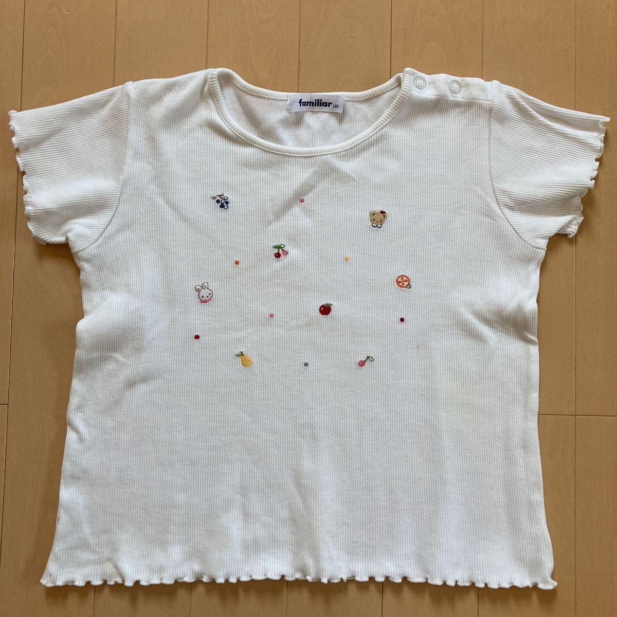 綺麗め★ファミリア半袖Tシャツ120★可愛いリアちゃんあんまりうさぎ刺繍★familiar★_画像1