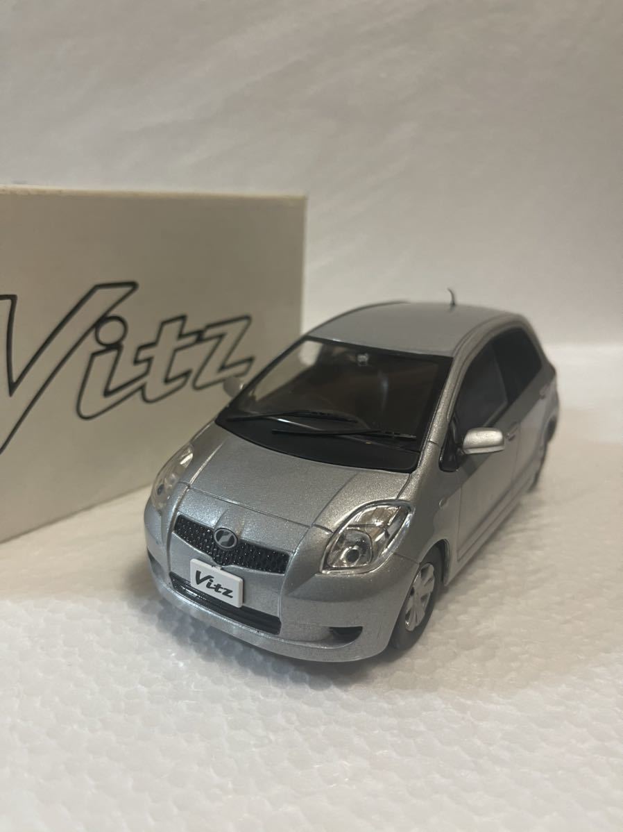 1/24 トヨタ 旧型ヴィッツ Vitz カラーサンプル 非売品 ミニカー　シルバーメタリック