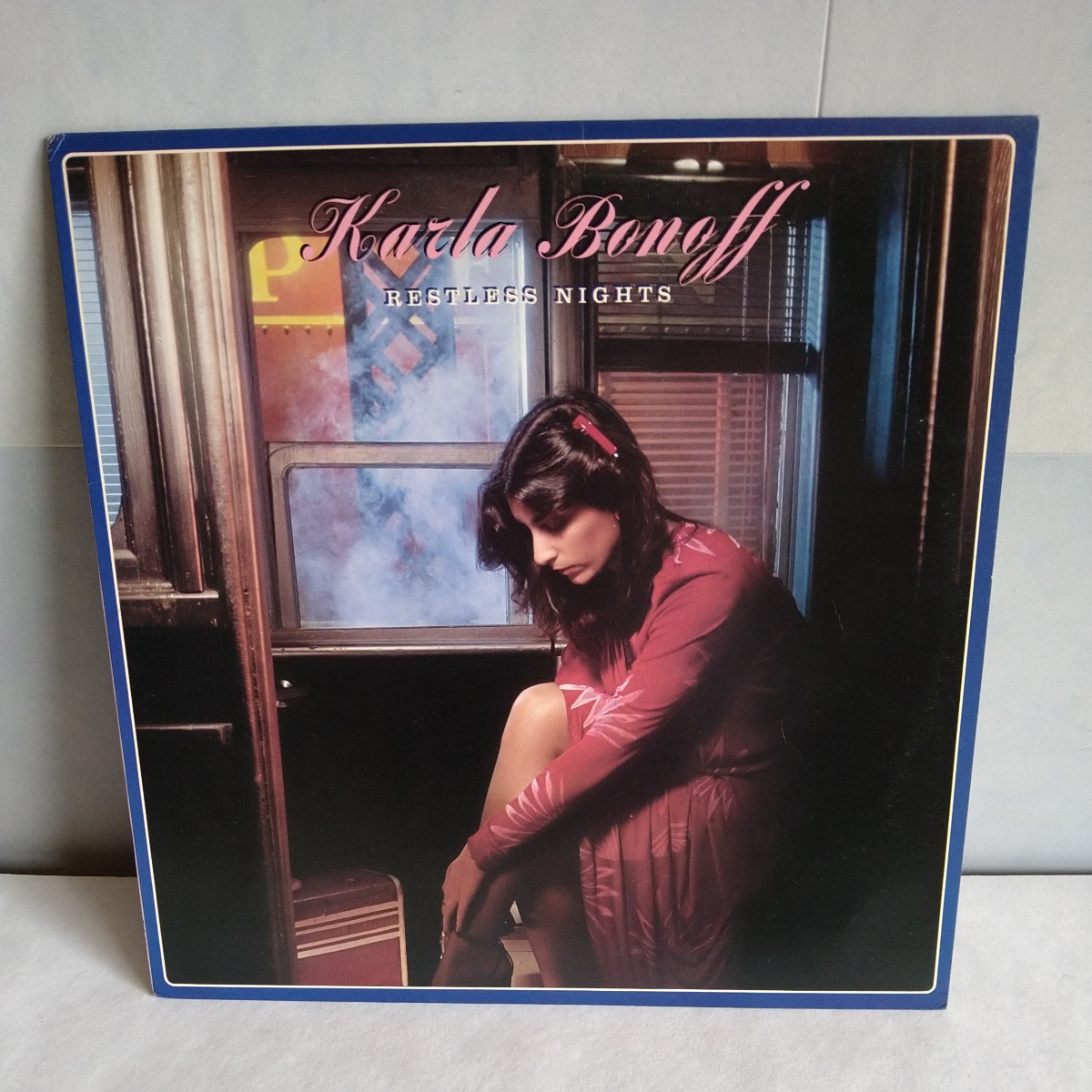 n-512◆Karla Bonoff レコード RESTLESS NIGHTS カーラ ボノフ フォーク ポップ 洋楽　日本盤帯なし ◆ 状態は画像で確認してください。_画像1