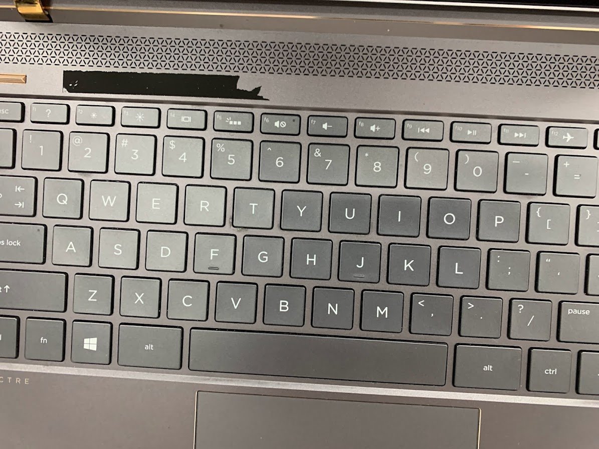 ハード王】HP Spectre Laptop 13-af0xx/Corei7-8550U/16GB/ストレージ