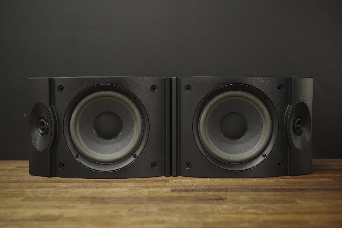 BOSE 301V ペアスピーカー 左右セット 天吊りブラケット付き BOSE 301V ペアスピーカー 左右セット 天吊りブラケット付き
