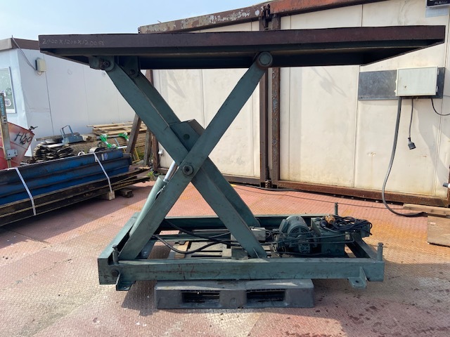  table lift 3.200V table size 1200x2400