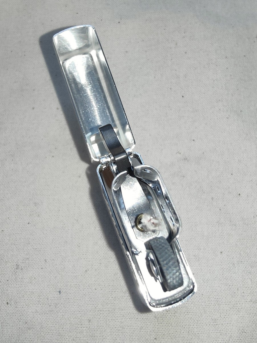 ZIPPO hi-lite NIPPON silver 限定品 ハイライト 2011年製　未使用　 シルバー デットストック シリアルナンバー タバコ銘柄 ジッポ_画像4