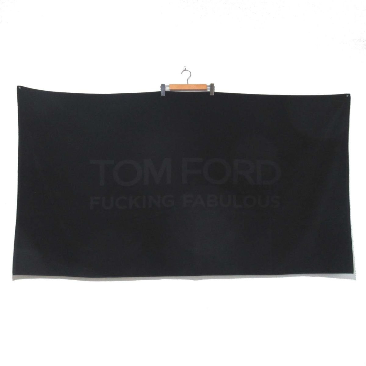 美品 クリーニング済 TOM FORD トムフォード レターロゴプリント ビーチタオル バスタオル タオルケット 黒 ブラック C0502