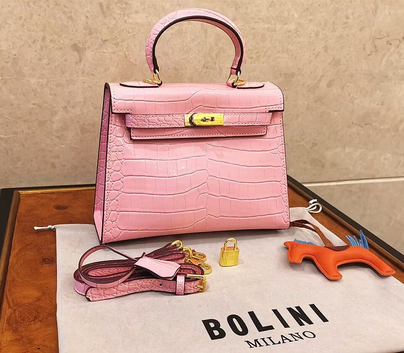 後払い手数料無料】 最上級牛革 最高峰32万◇BOLINI最上級牛革