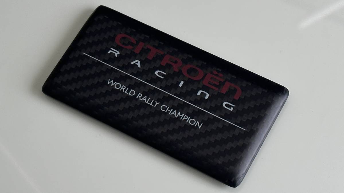 CITROEN DS3 Racing 本物　ルームカーボンオーナメント　カーボンエンブレム _画像1