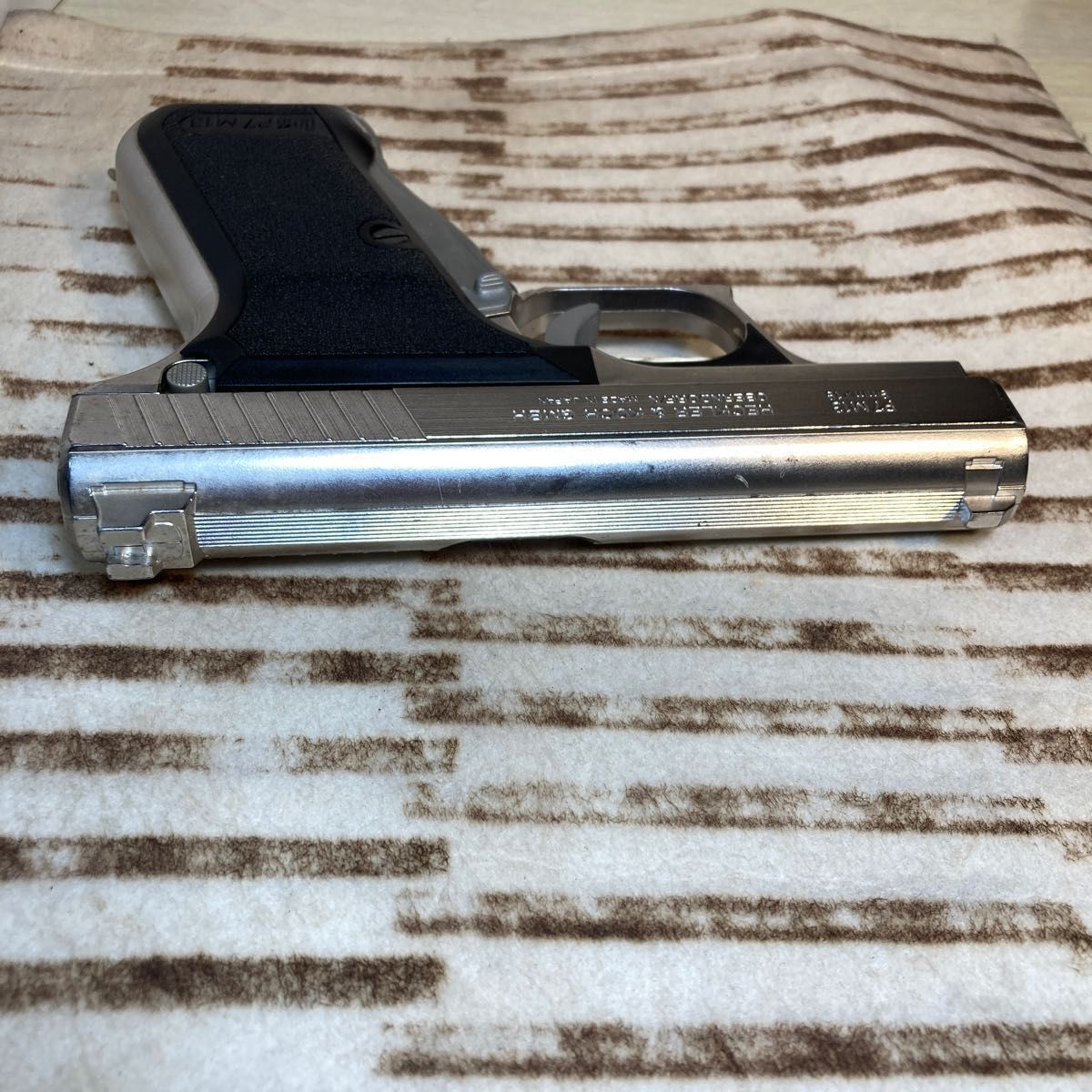必見 コスプレアイテム 】H&K P7M13 エアガン シルバータイプ