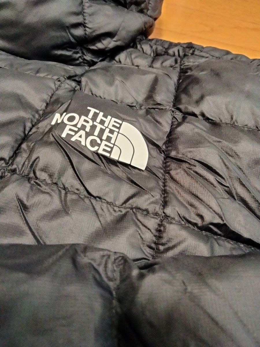 美品　THE NORTH FACE　ノースフェイスサーモボールエコフーディ