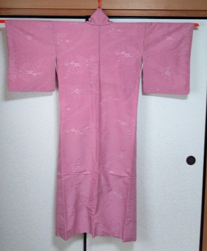 "美しいピンクの花柄着物！女性用着物、上品なデザインでし価格にて販売中！"