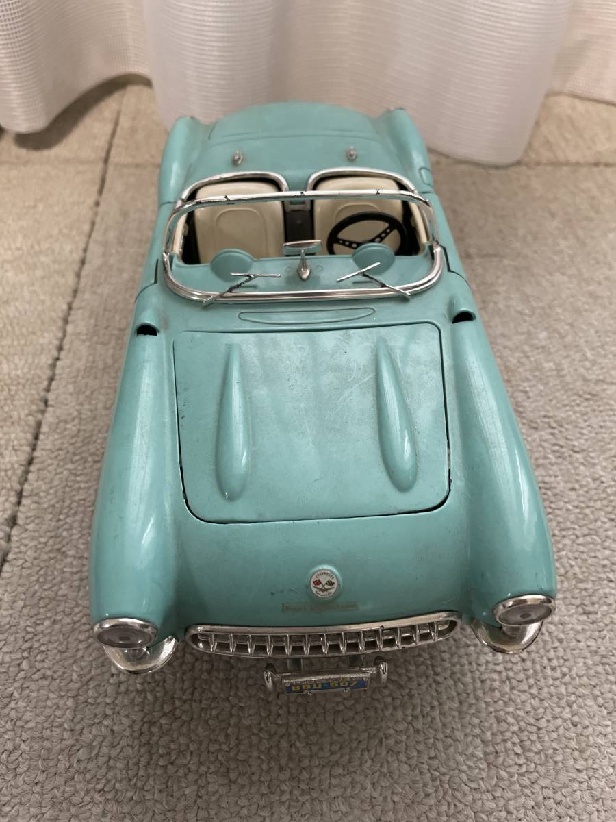 自宅保管品・ブラーゴ・イタリア製・CHEVROLET　Corvette　1952・模型・全長24.5ｃｍ・1980円_画像2