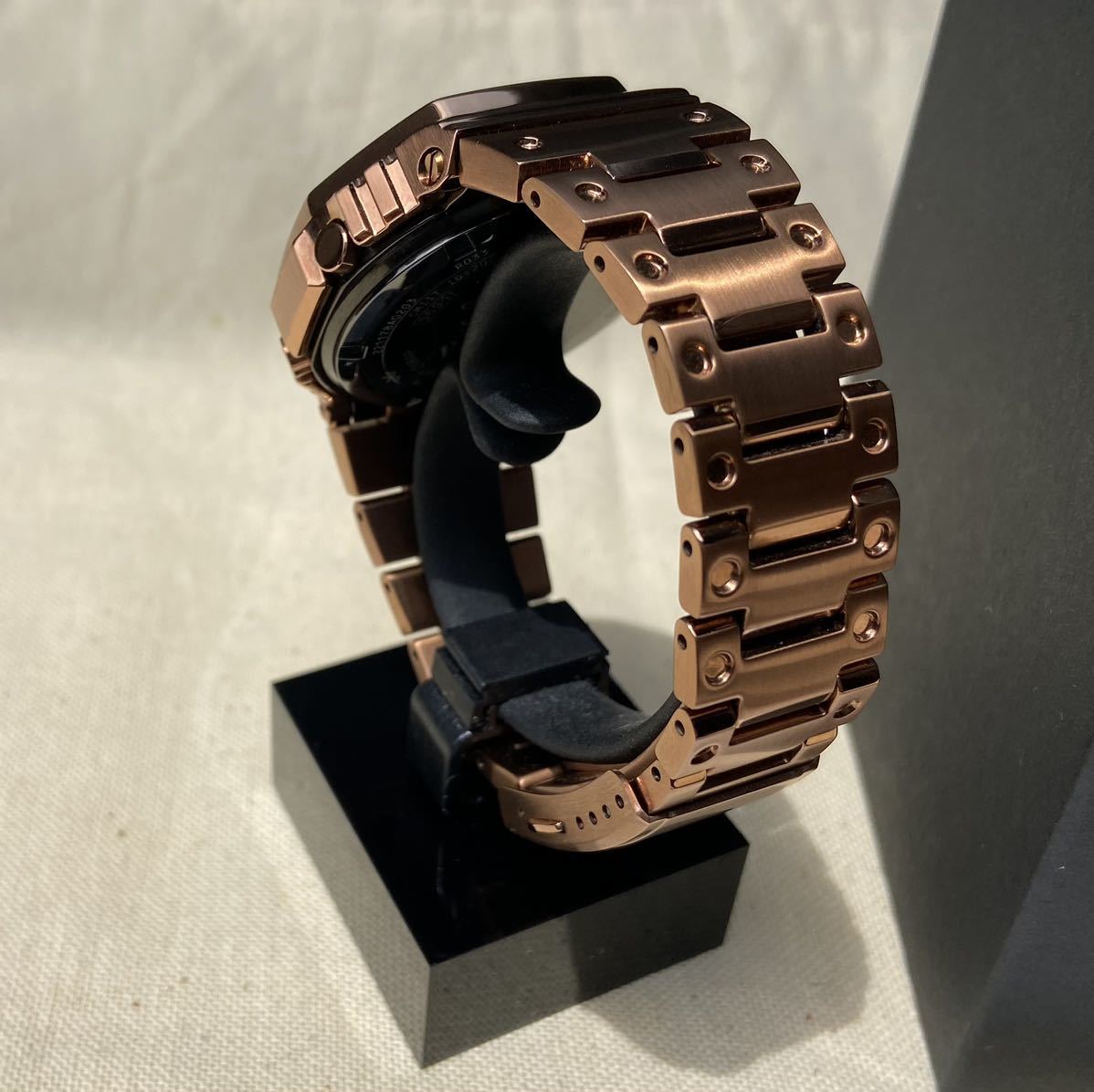 生産完了】CASIO G-SHOCK GM-B2100GD-5AJF Gショック、ローズゴールド