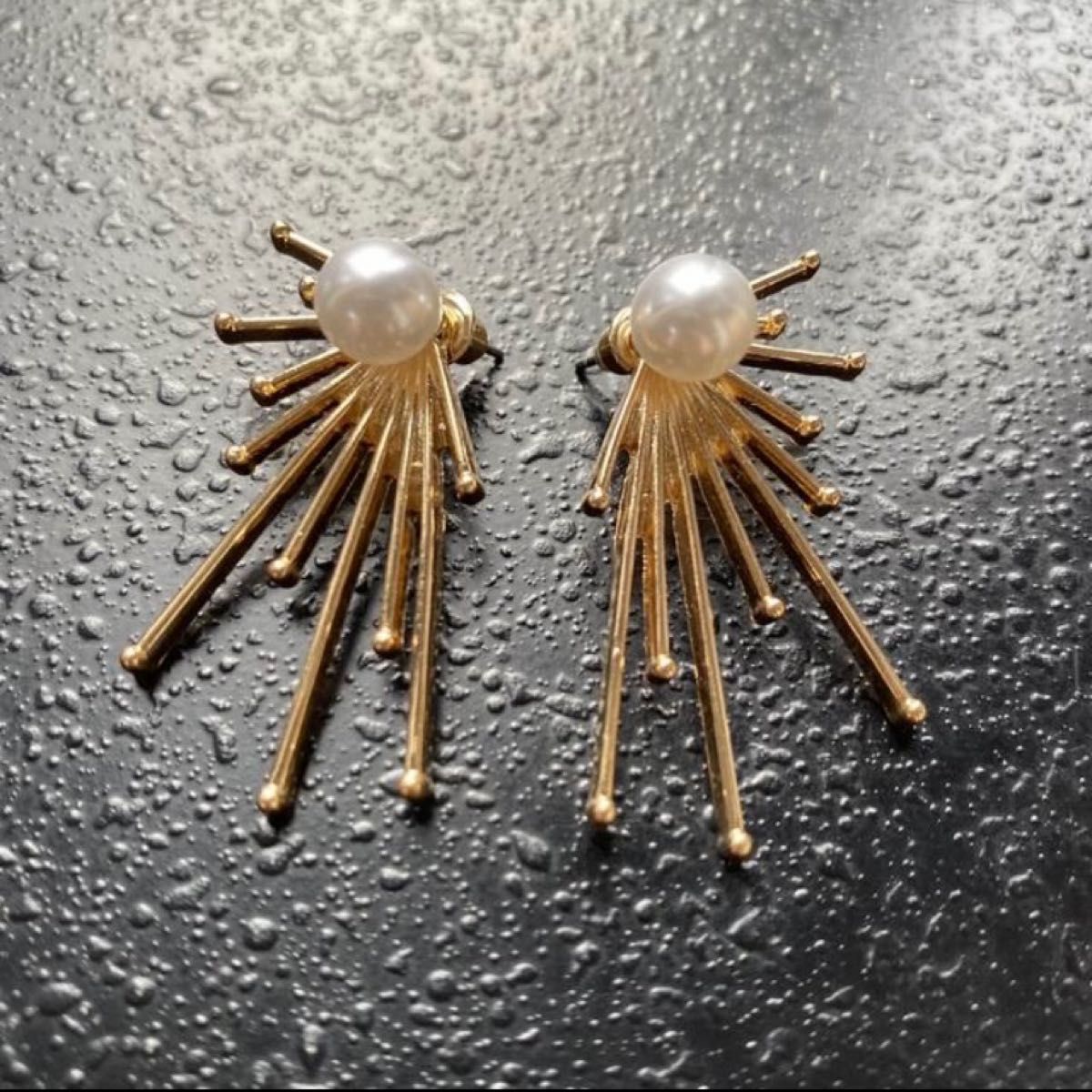 ブラックパールスパイクピアス】インポートピアス フォーマル 個性的