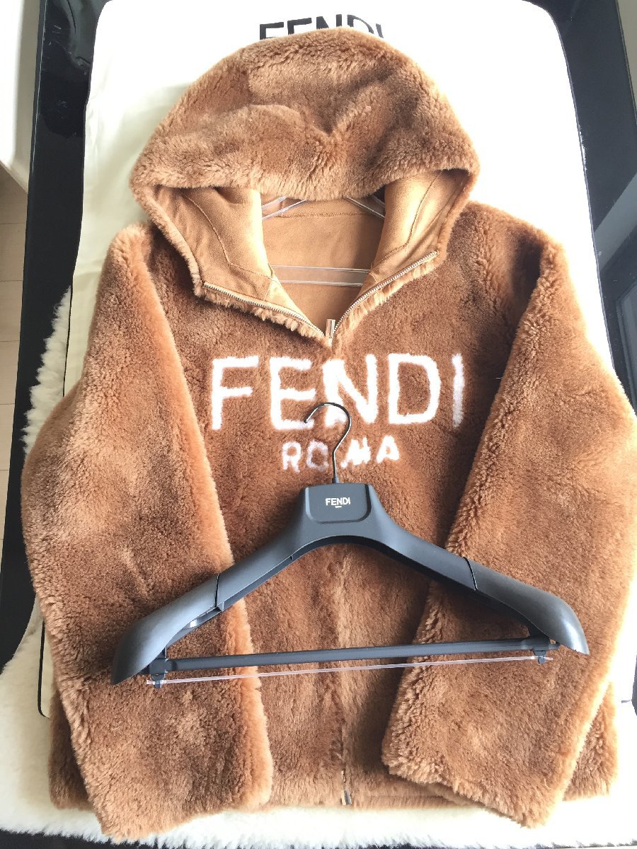 安い最新品 ヤフオク! - 即決 新品同様 付属品付 FENDI フェンディ