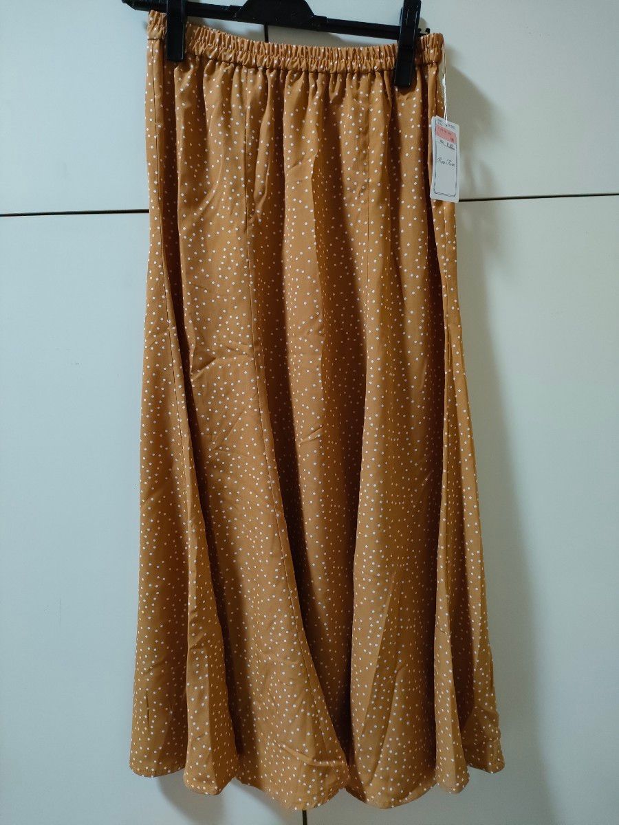 未使用タグ付き　マーメイドスカート　ドット柄　Lサイズ　オレンジ色 ロングスカート