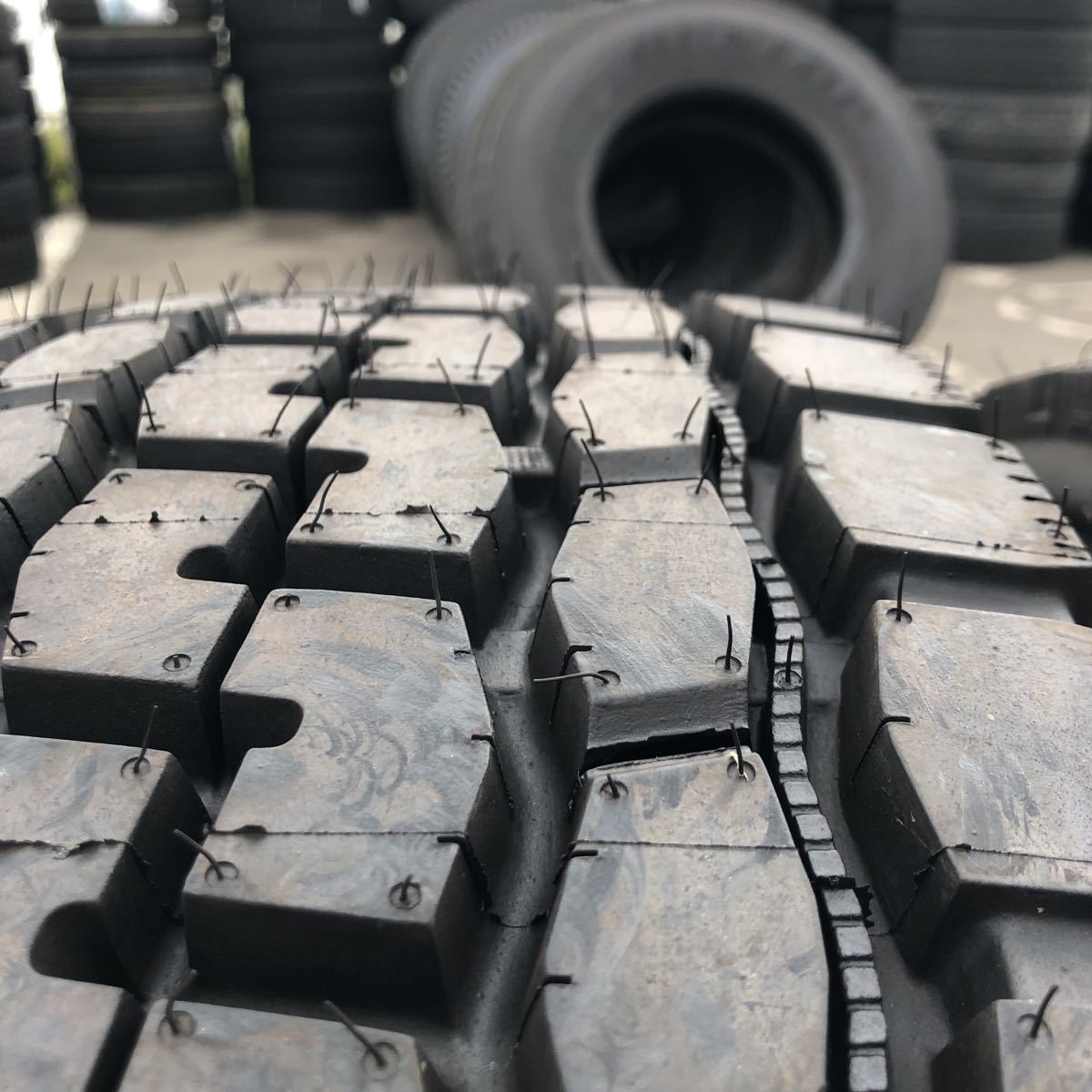245/70R19.5 再生タイヤ 4本:32000円 | veganutris.com.br