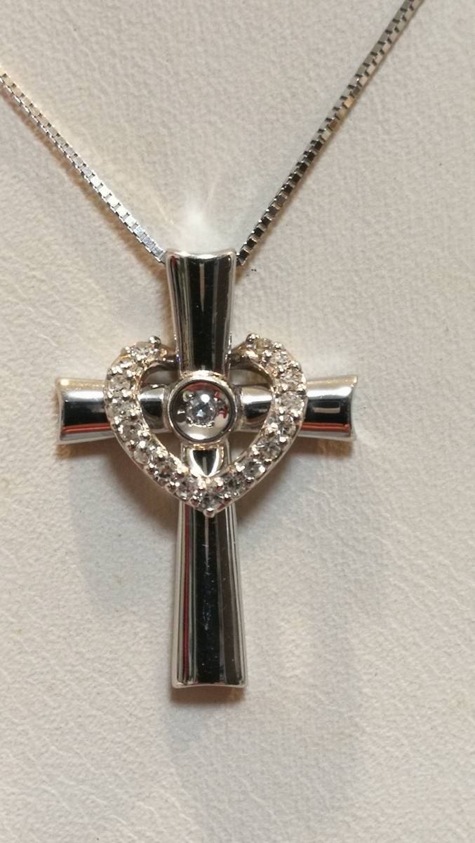 ネックレス＆クロスペンダント・K14WG・ダイヤモンド 0.12ct