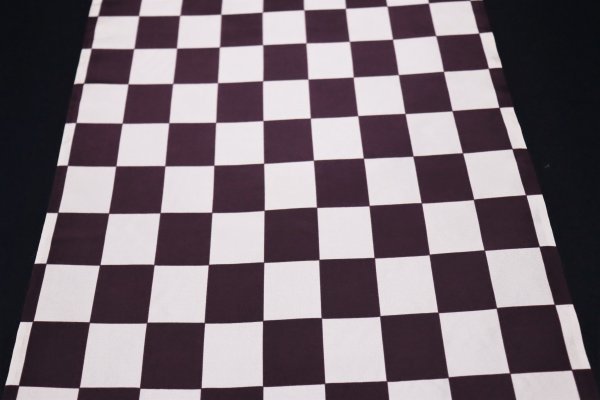 【期間限定お試し価格】 羽二重コート裏 【京わぎれ】正絹 (羽裏・肩裏) 約5.8m 渋め濃い紫色×白 縦長市松文様 コート、道中着 【期間限定お試し価格】 羽二重コート裏 【京わぎれ】正絹 (羽裏・肩裏) 約5.8m 渋め濃い紫色×白 縦長市松文様 コート、道中着