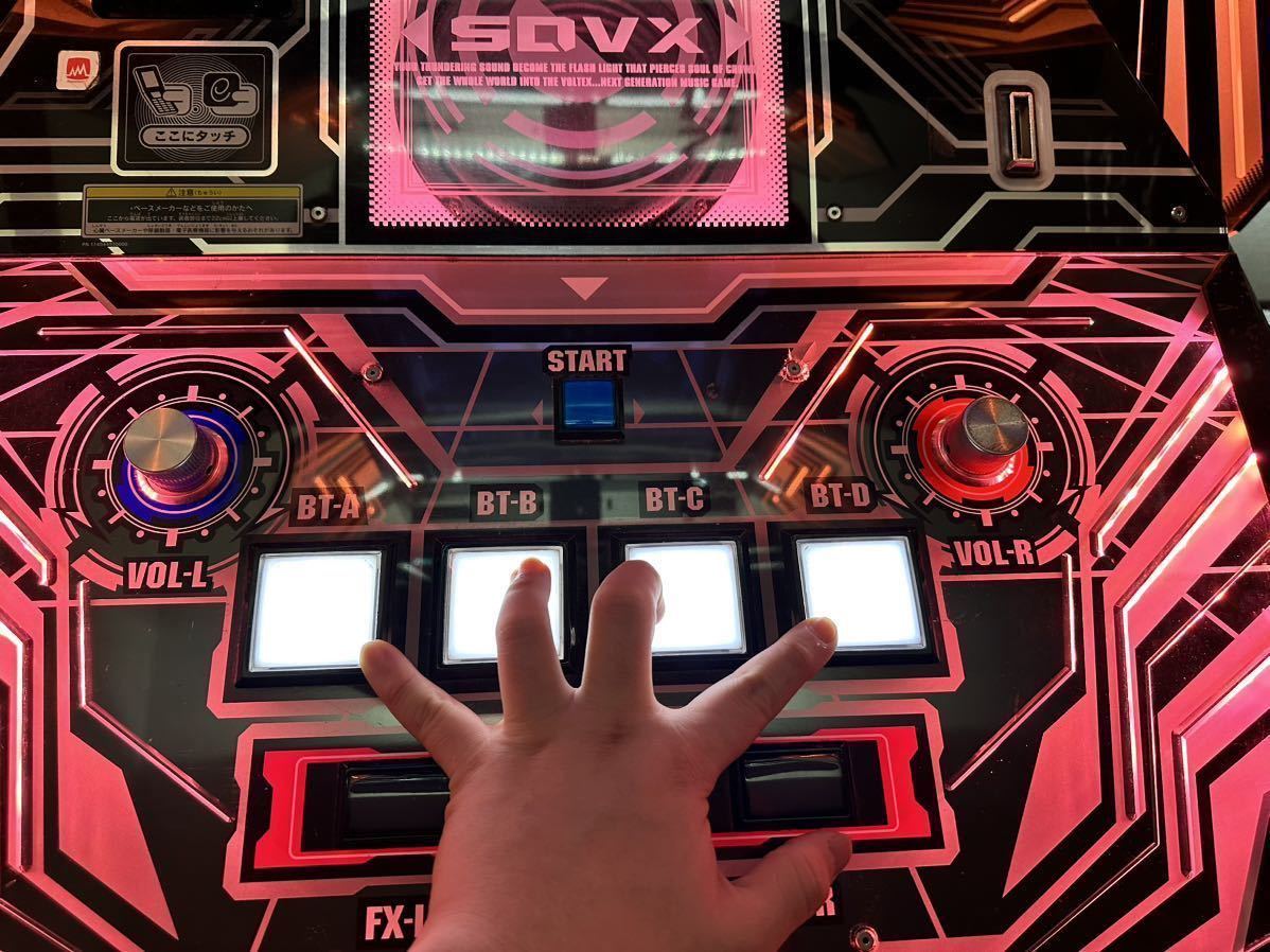SOUND VOLTEX VIVID WAVE筐体(オフラインキット装仕様) SOUND VOLTEX VIVID WAVE筐体(オフラインキット装仕様)