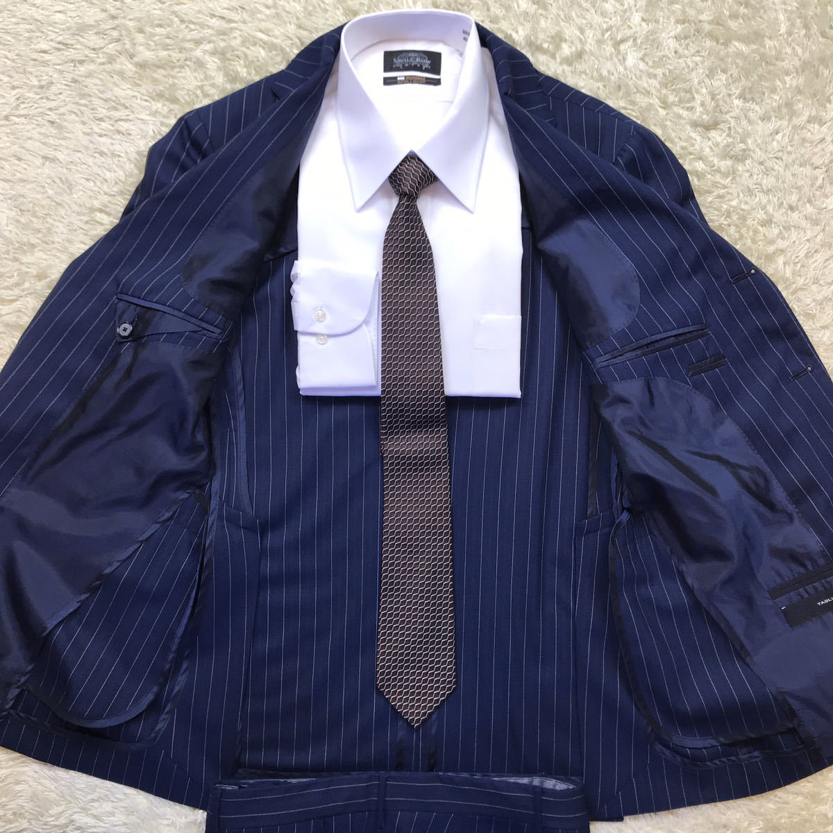 美品 タリアトーレ【最高級の品格】ブートニエール付 スーツ