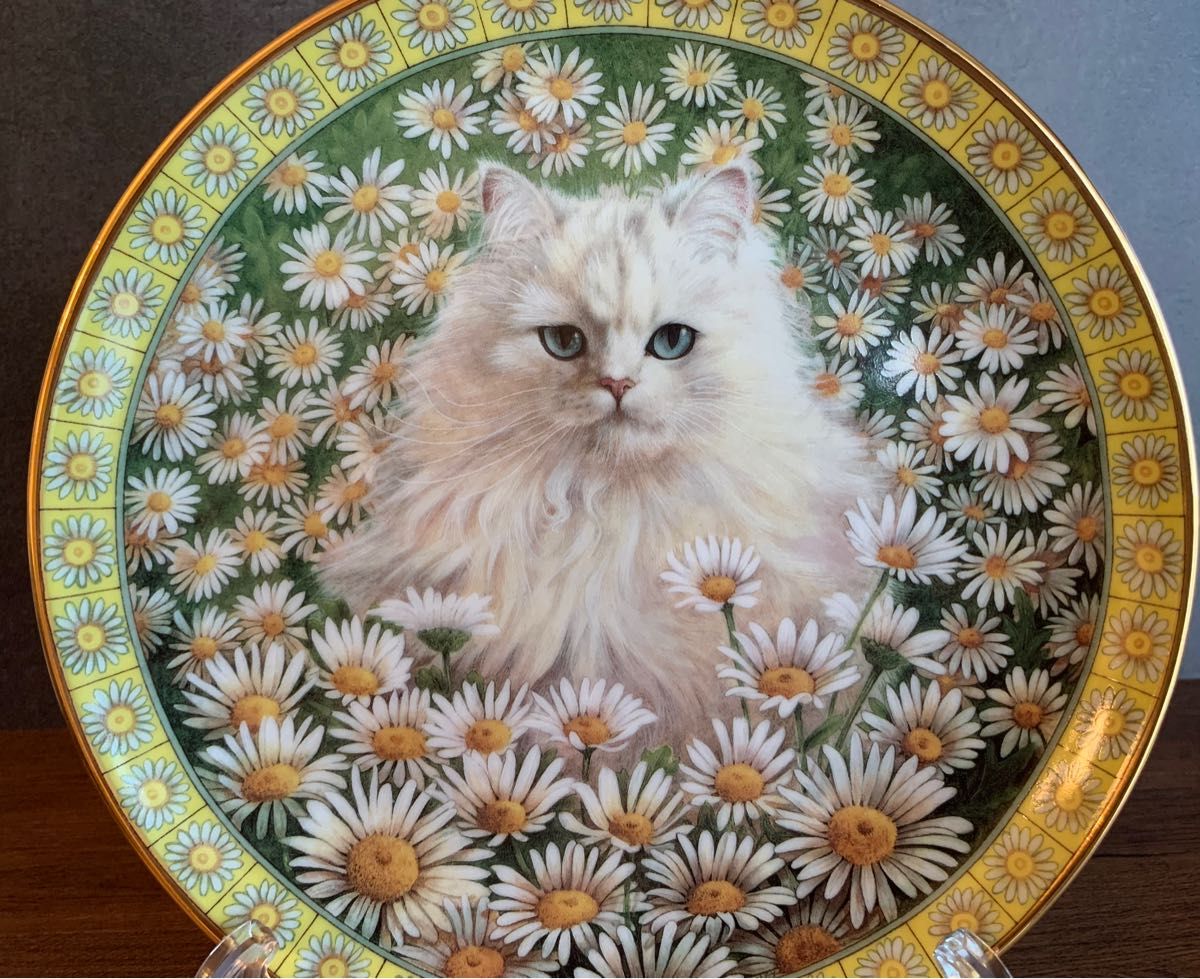 レズリーアンアイボリー 猫のプレート 花の中の猫達 デイジーの レズリーアンアイボリー 猫のプレート 花の中の猫達 デイジーの